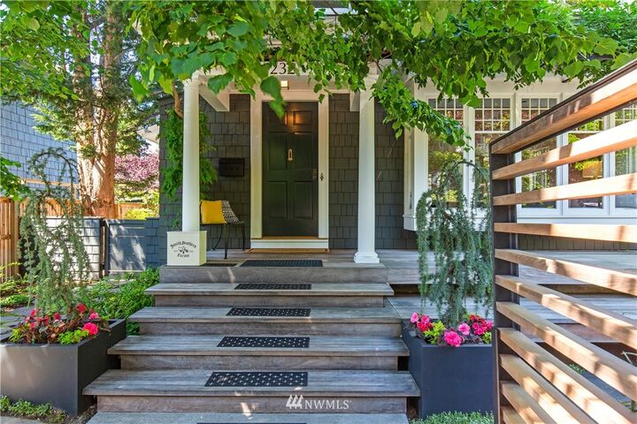 Property Photo: 1232 E Crockett Street WA 98102