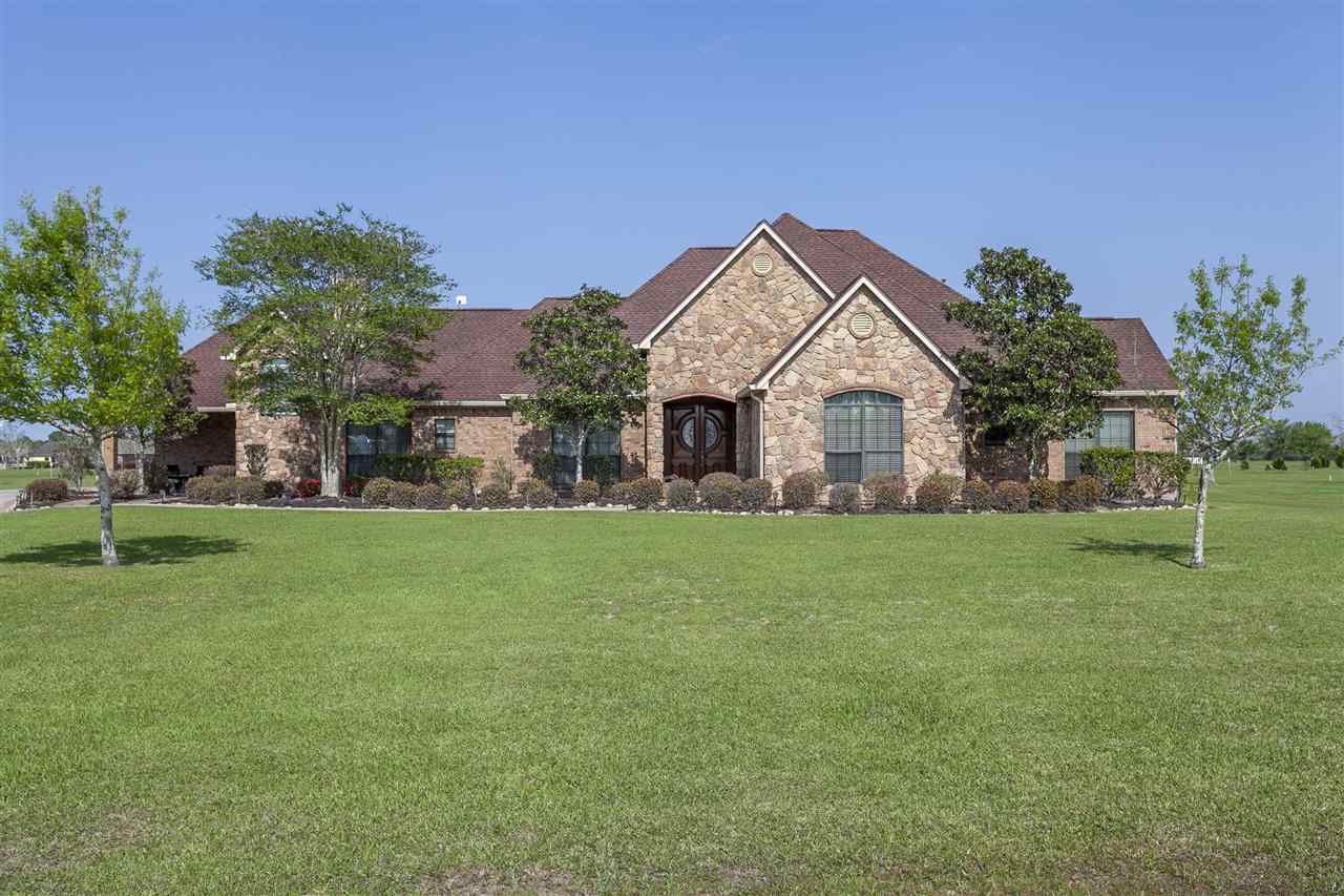 Property Photo:  8475 Anastasia Avenue  TX 77705 