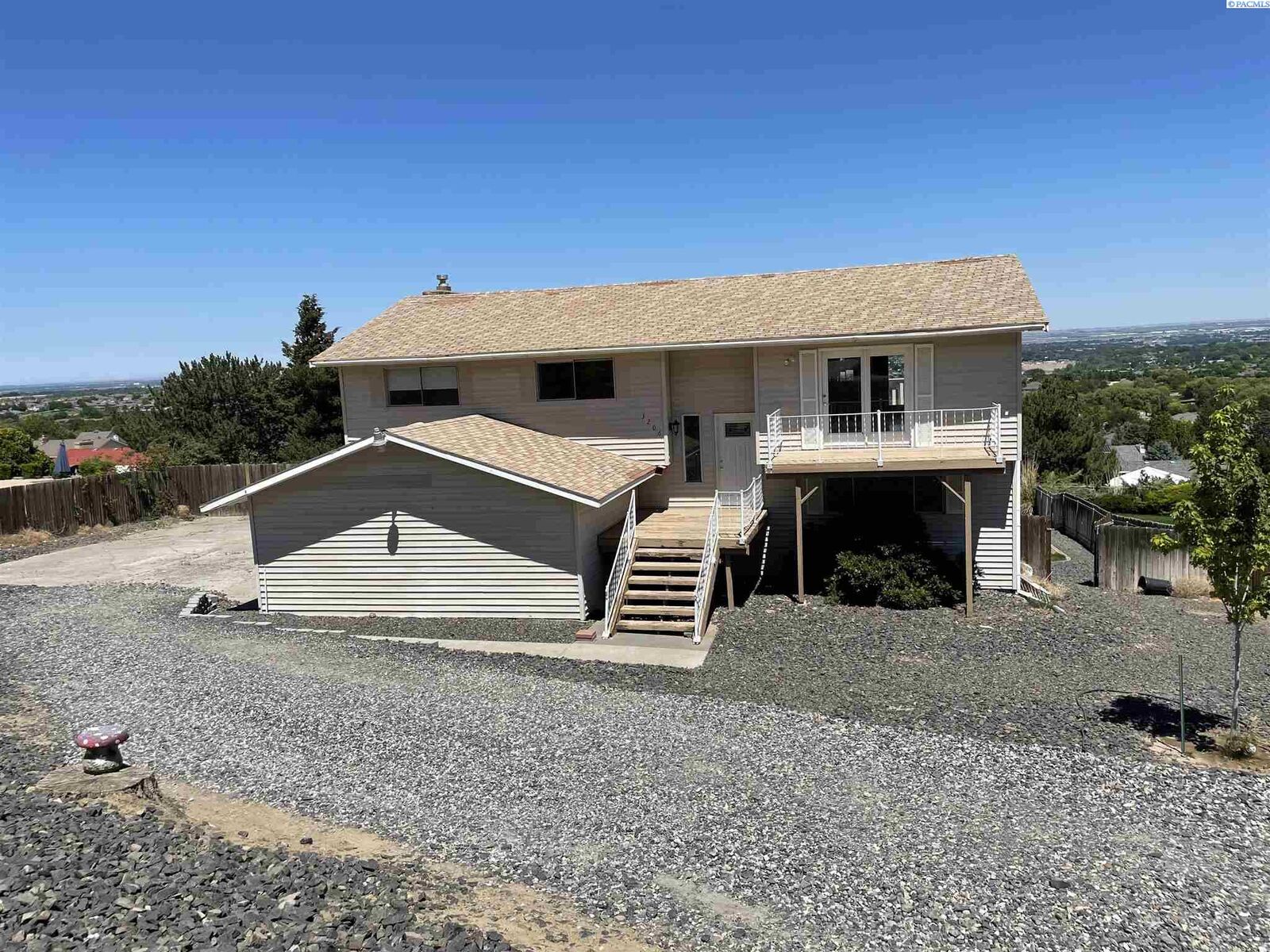 Property Photo:  3206 W 47th Ave  WA 99337 