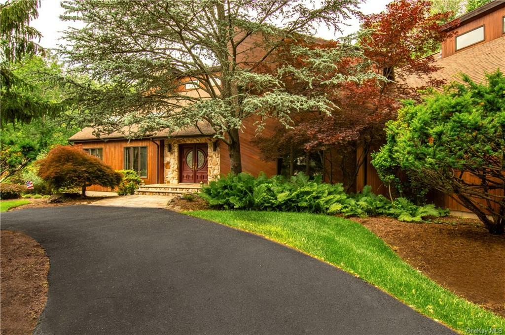 Property Photo: 9 Corn Mill Court NJ 07458