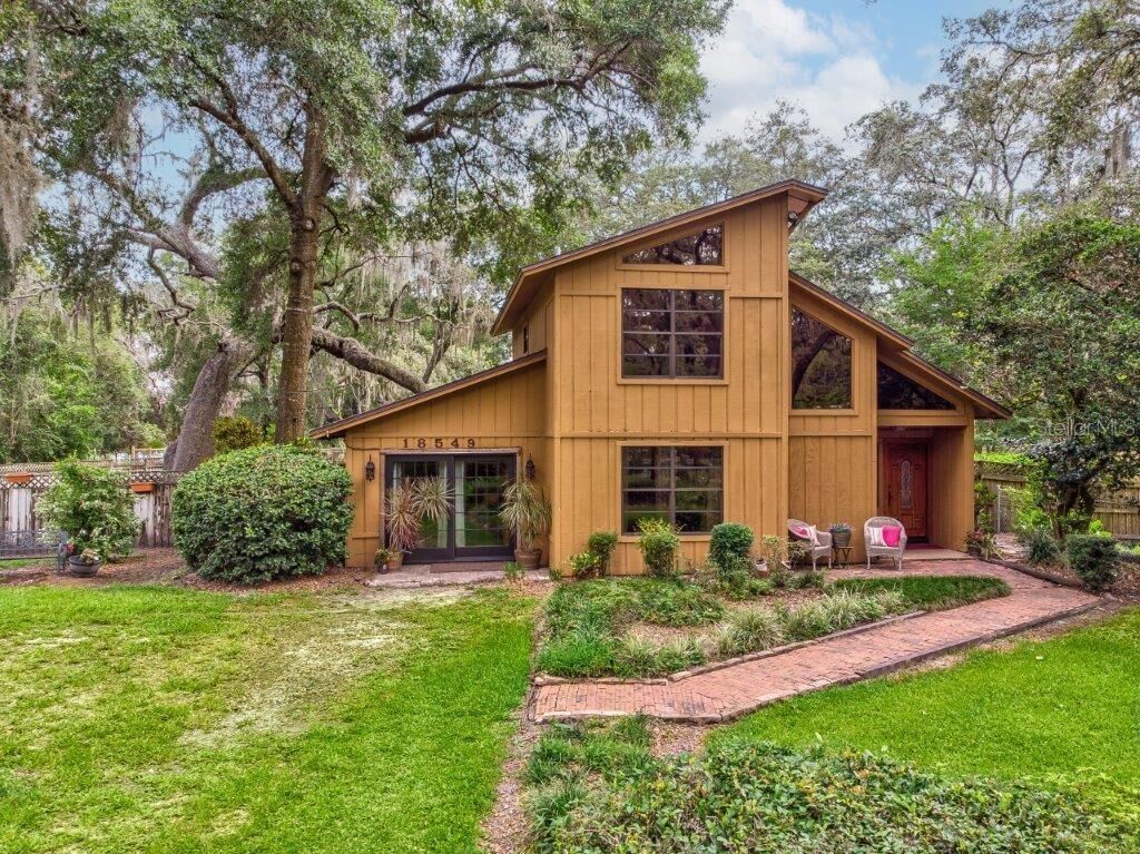 Property Photo:  18549 Dakota Road  FL 33556 