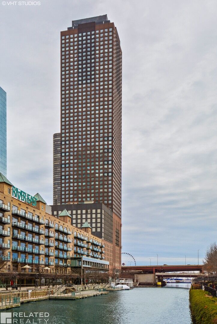 Property Photo:  474 N Lake Shore Drive 1710  IL 60611 