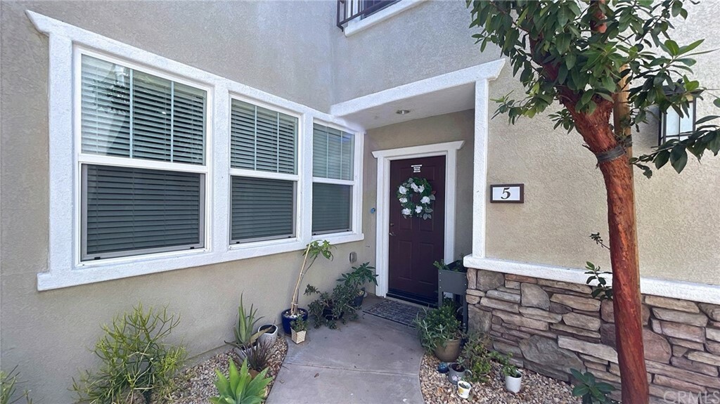 Property Photo:  16713 Nicklaus Drive 5  CA 91342 