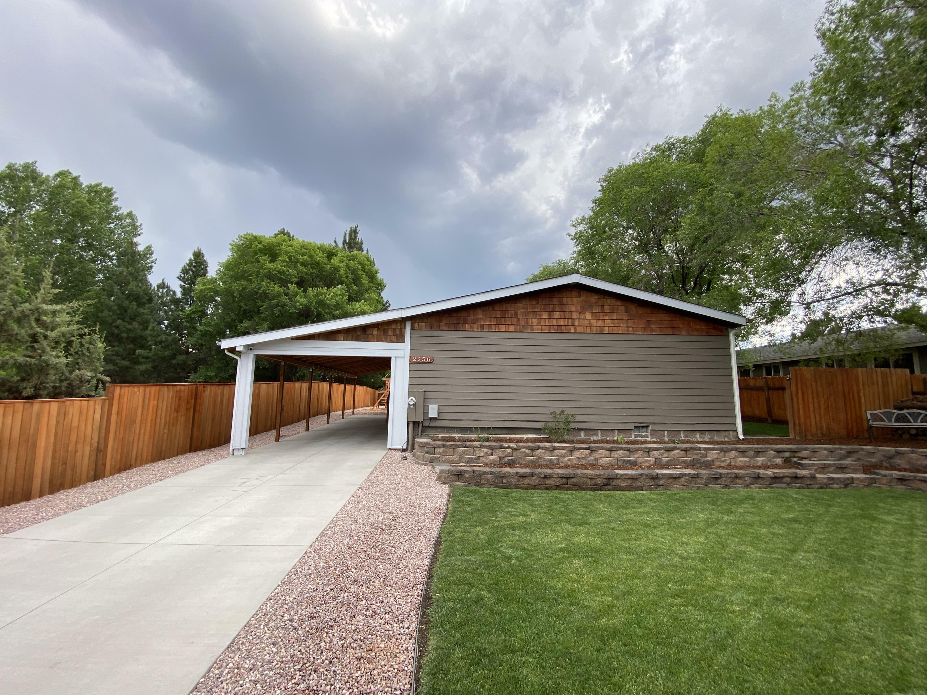 Property Photo:  2256 SW Timber Avenue  OR 97756 