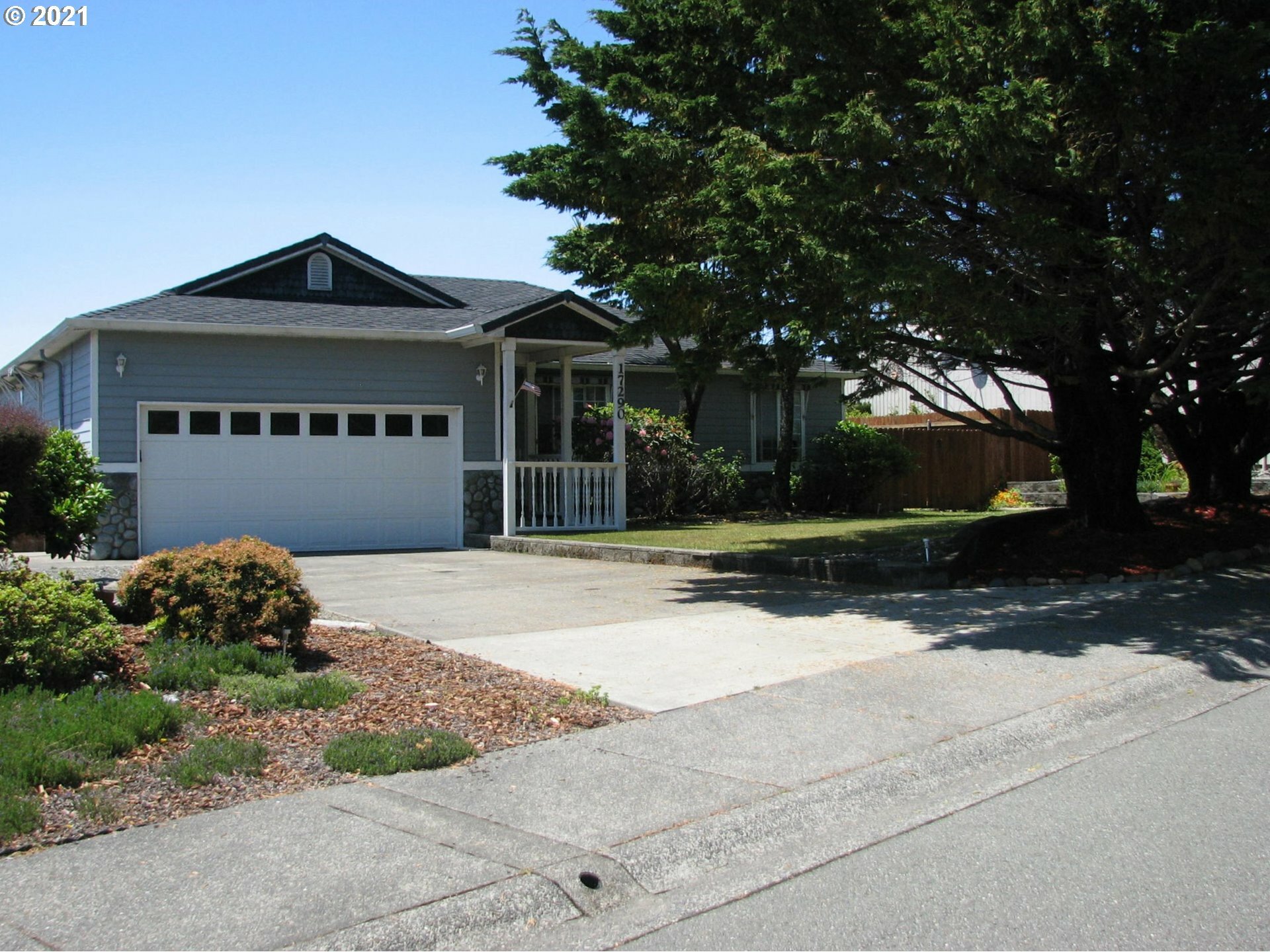 Property Photo:  17290 Garvin Ct  OR 97415 