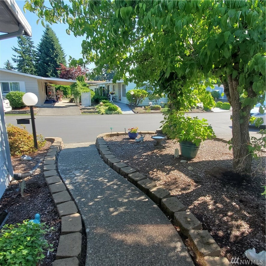 Property Photo: 201 Union Ave SE 137 WA 98059