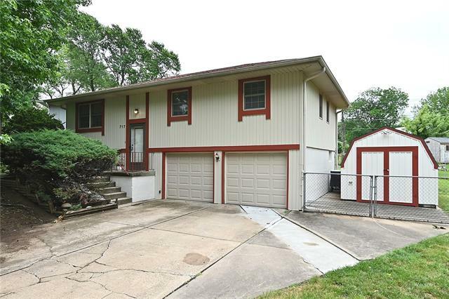 Property Photo:  717 N Osage Trail  MO 64056 