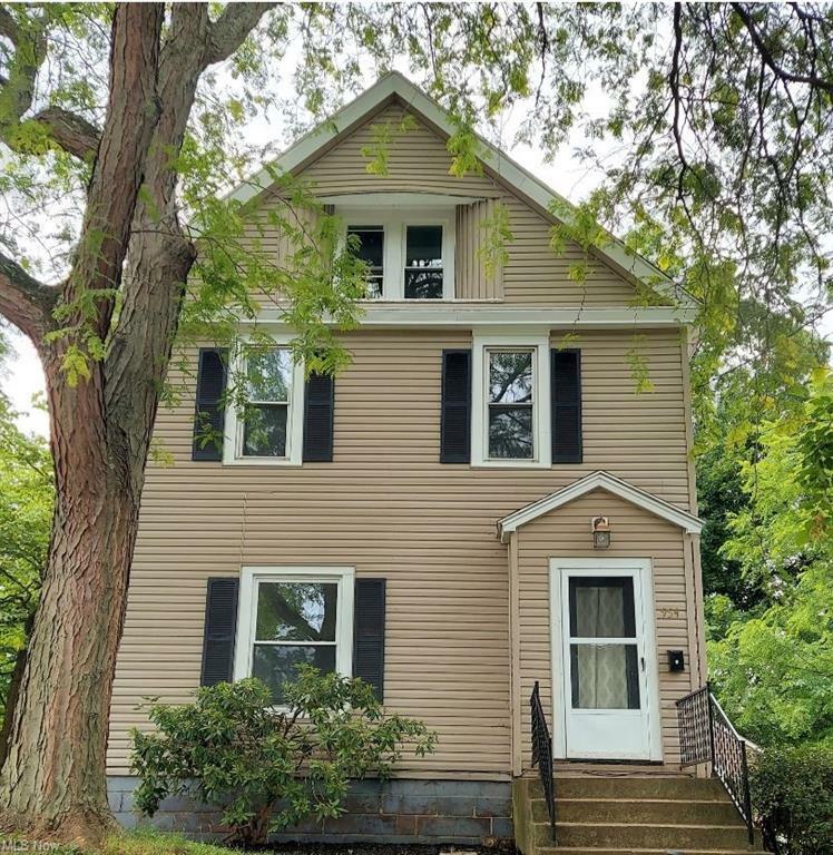 Property Photo: 954 Amelia Avenue OH 44302