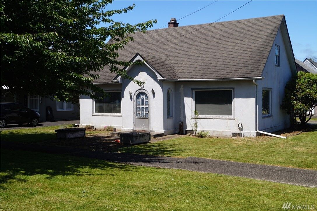 Property Photo: 902 Spruce St WA 98550