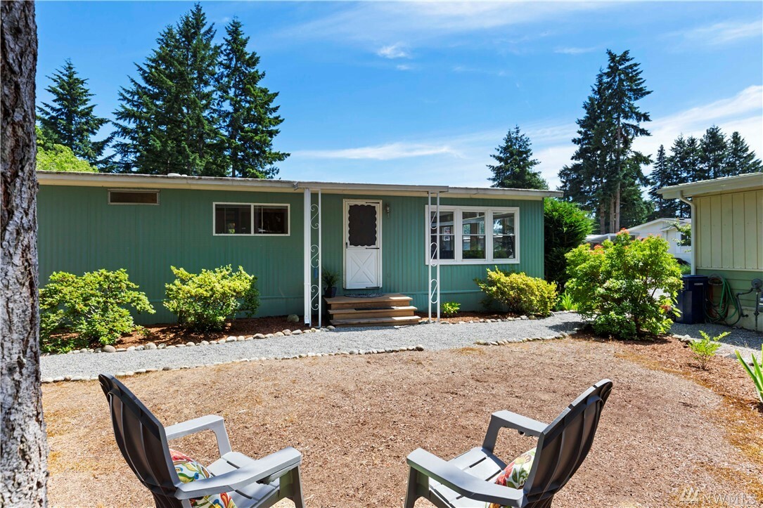 Property Photo:  18425 NE 95th St 88  WA 98052 