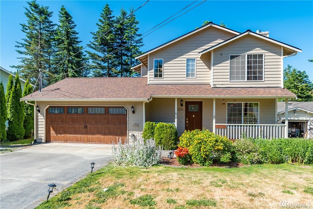 Property Photo:  1242 Rickover Dr  WA 98239 