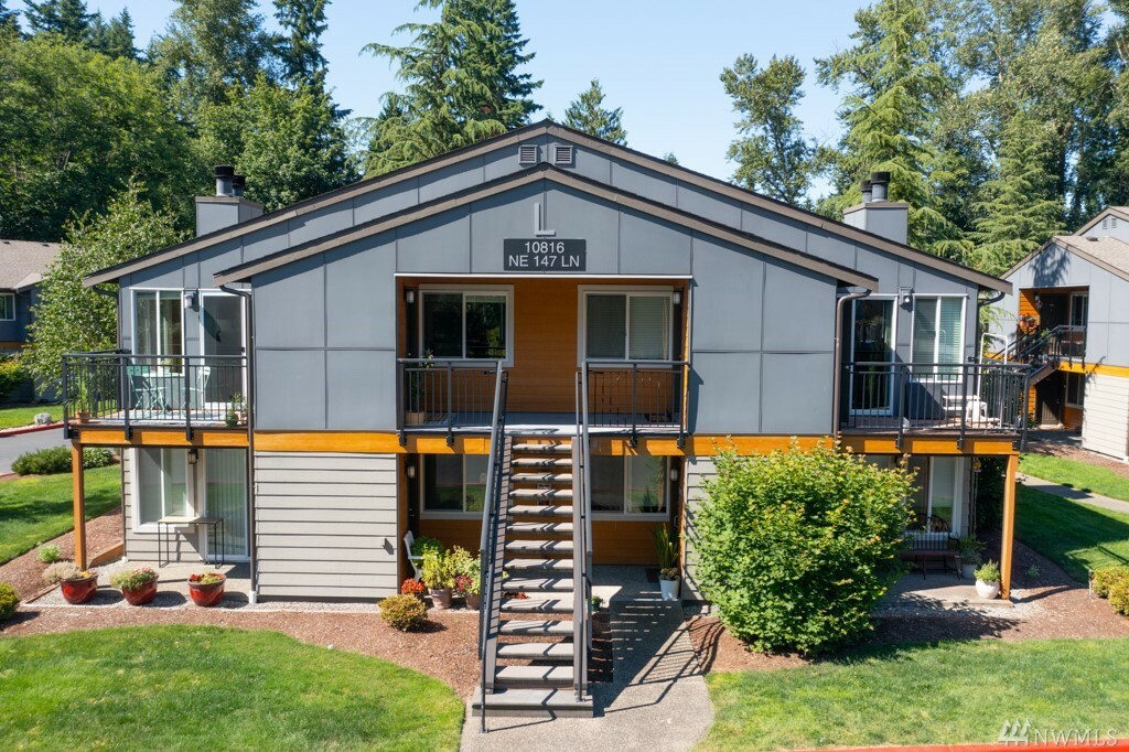 Property Photo:  10816 NE 147th Lane L203  WA 98011 