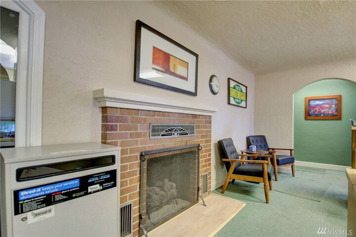 Property Photo:  909 26th St  WA 98221 
