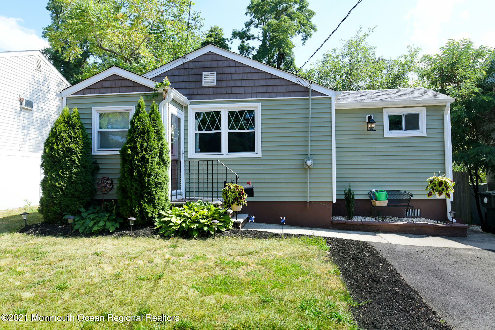 Property Photo:  6 Pineknot Avenue  NJ 07730 