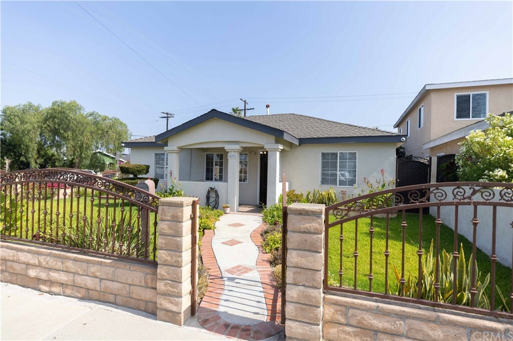 Property Photo:  403 E 228th Street  CA 90745 