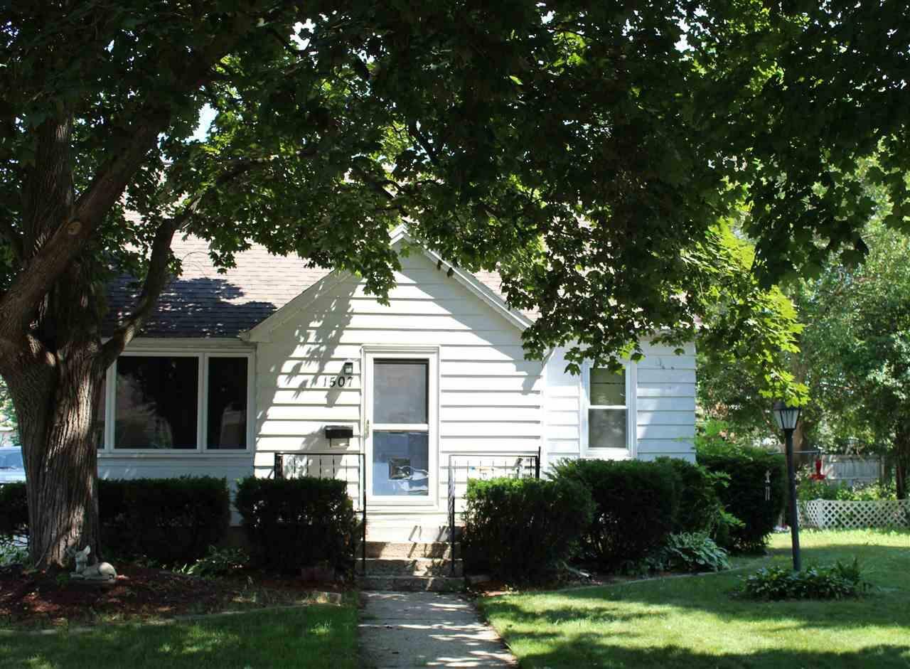 Property Photo:  1507 Blaine Ave  WI 53545 