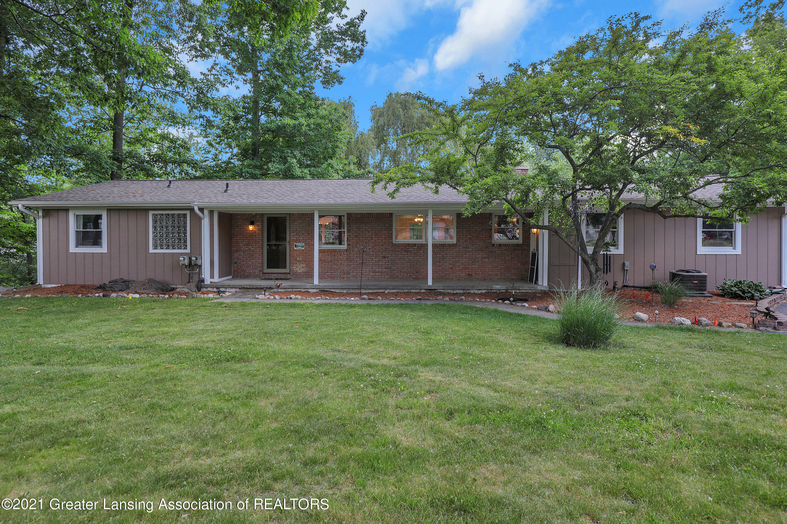 Property Photo:  1784 Harvey Drive  MI 48895 