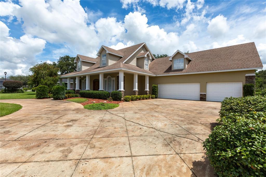 Property Photo:  