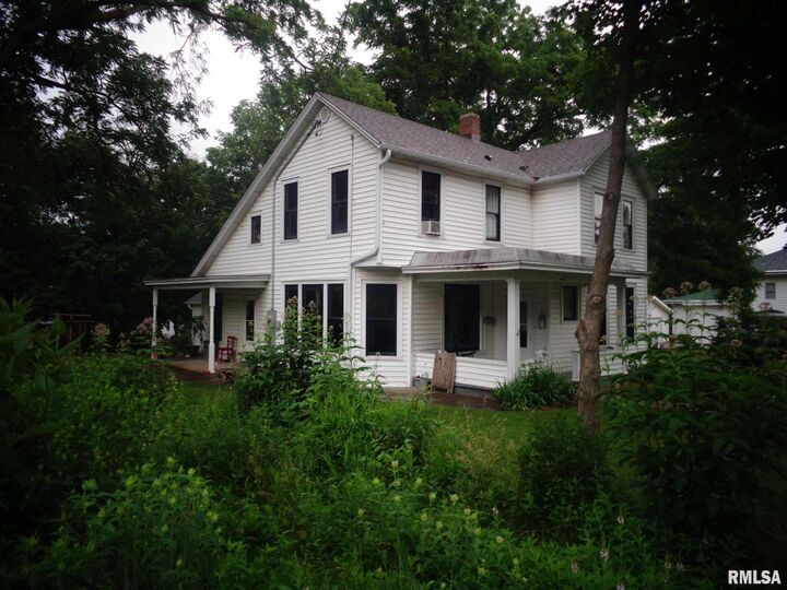 812 S Vennum  Eureka IL 61530 photo