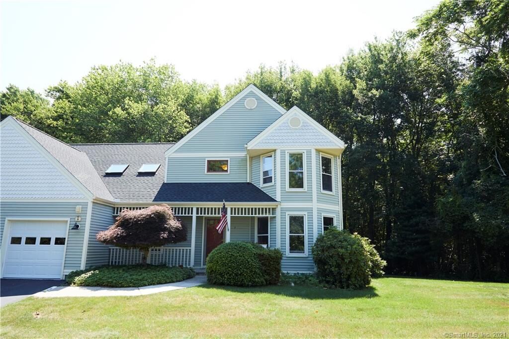 Property Photo: 9 Village Victoria 9 CT 06437