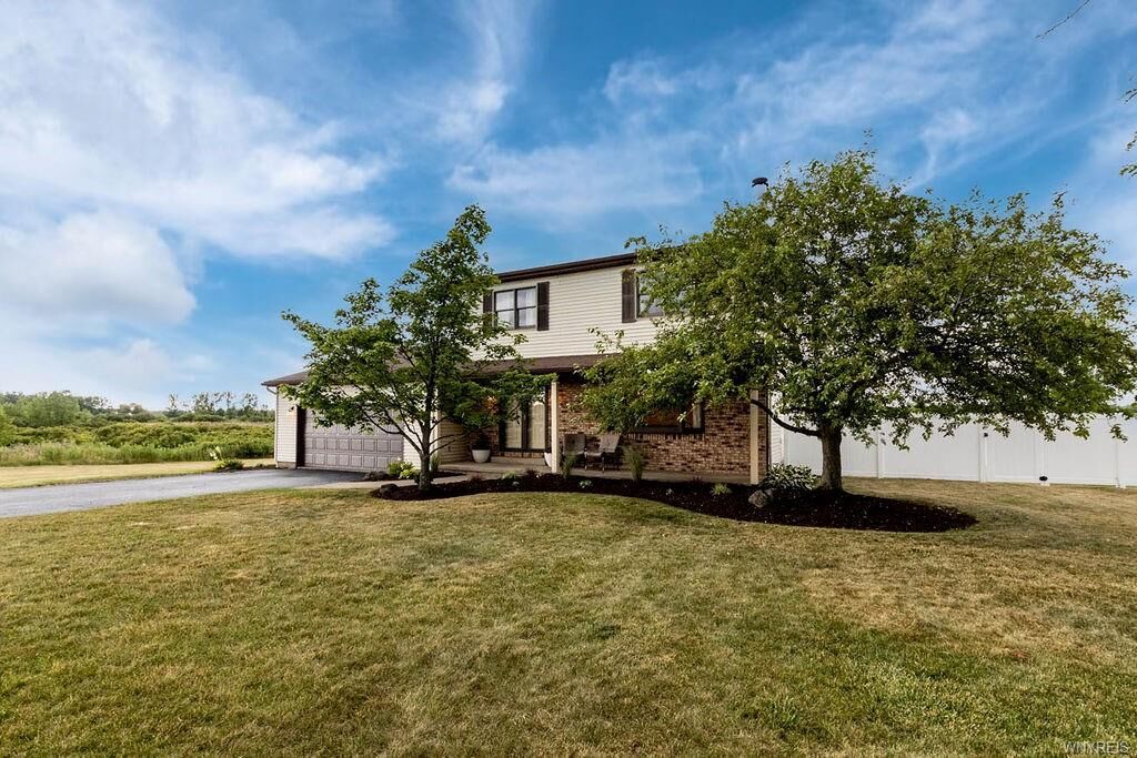 Property Photo:  111 Brandywine Drive  NY 14072 