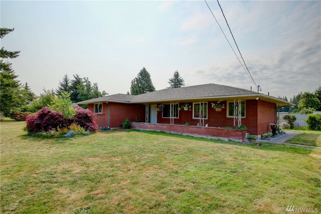 Property Photo:  519 W State St  WA 98284 