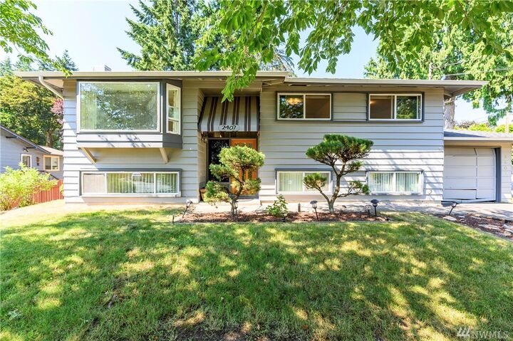 2407 207th Place SW  Lynnwood WA 98036 photo