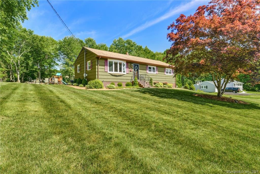 Property Photo: 59 Twin Brook Terrace CT 06468
