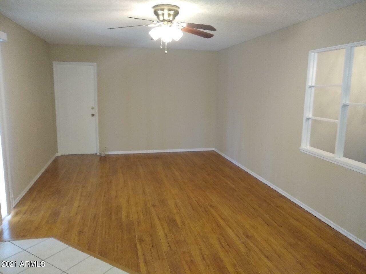 Property Photo: 9309 W Glen Oaks Circle AZ 85351