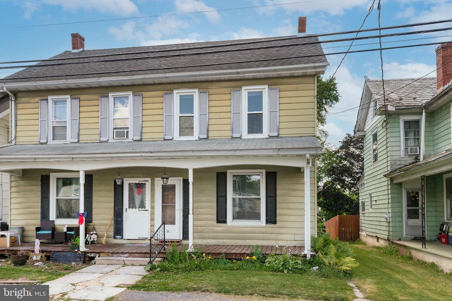 Property Photo:  31 Mechanic Street  PA 17569 