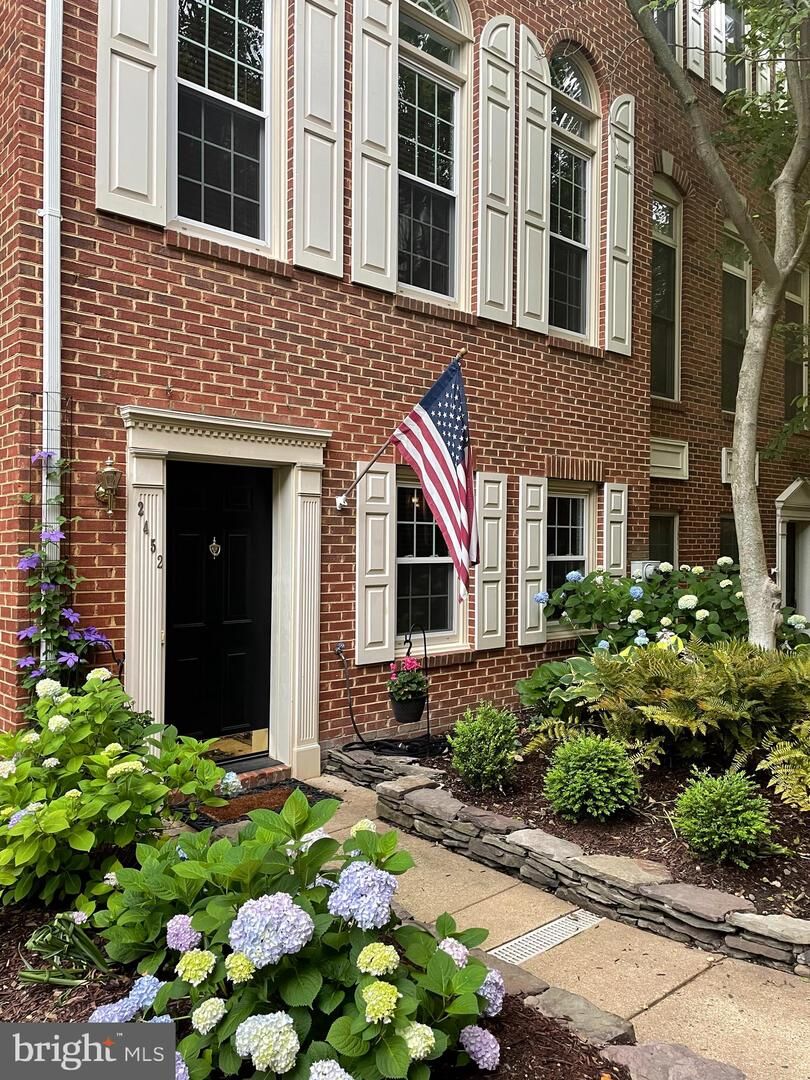 Property Photo: 2452 Garnett Drive VA 22311
