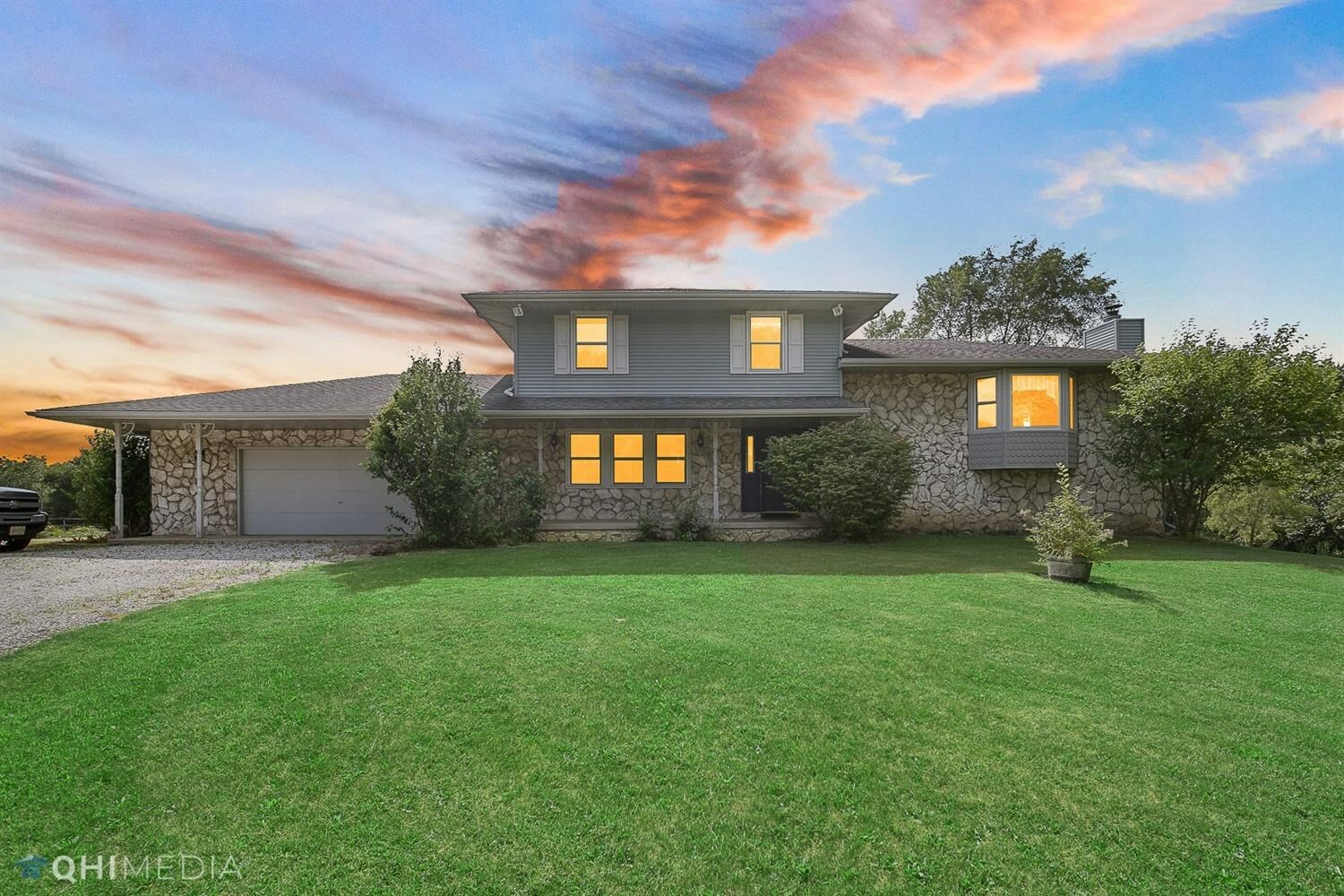 Property Photo: 146 S 725 IN 46341
