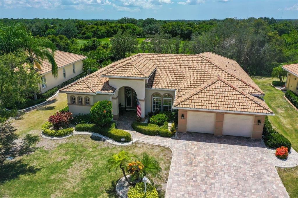 Property Photo:  1321 Crystal Greens Drive  FL 33573 