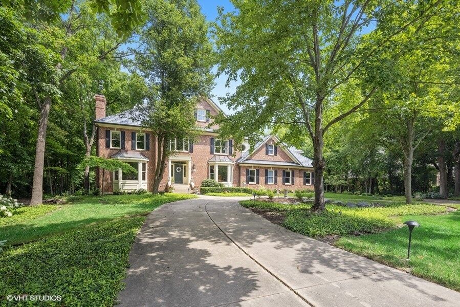 Property Photo: 1202 Fox Glen Drive IL 60174