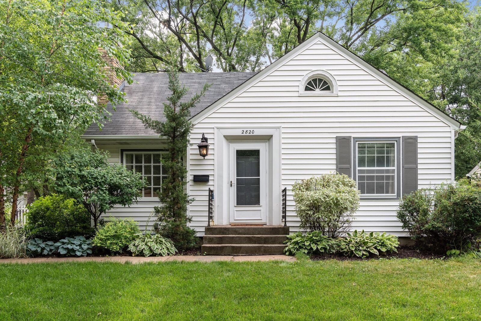 Property Photo:  2820 Webster Avenue S  MN 55416 