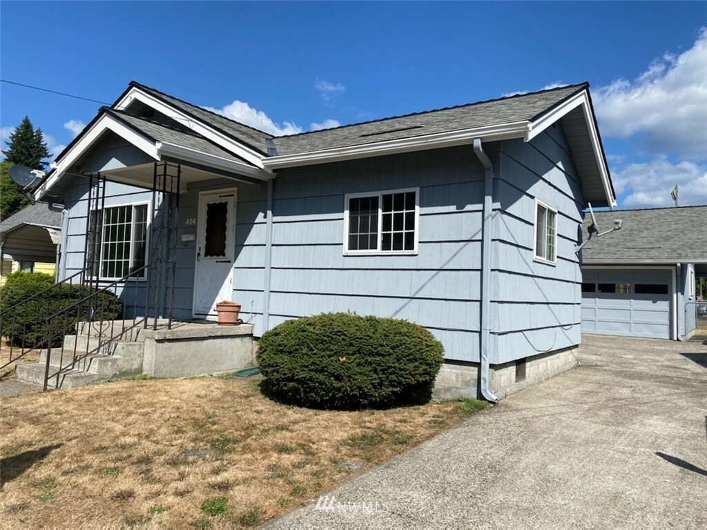 Property Photo:  414 NW 5th Avenue  WA 98626 