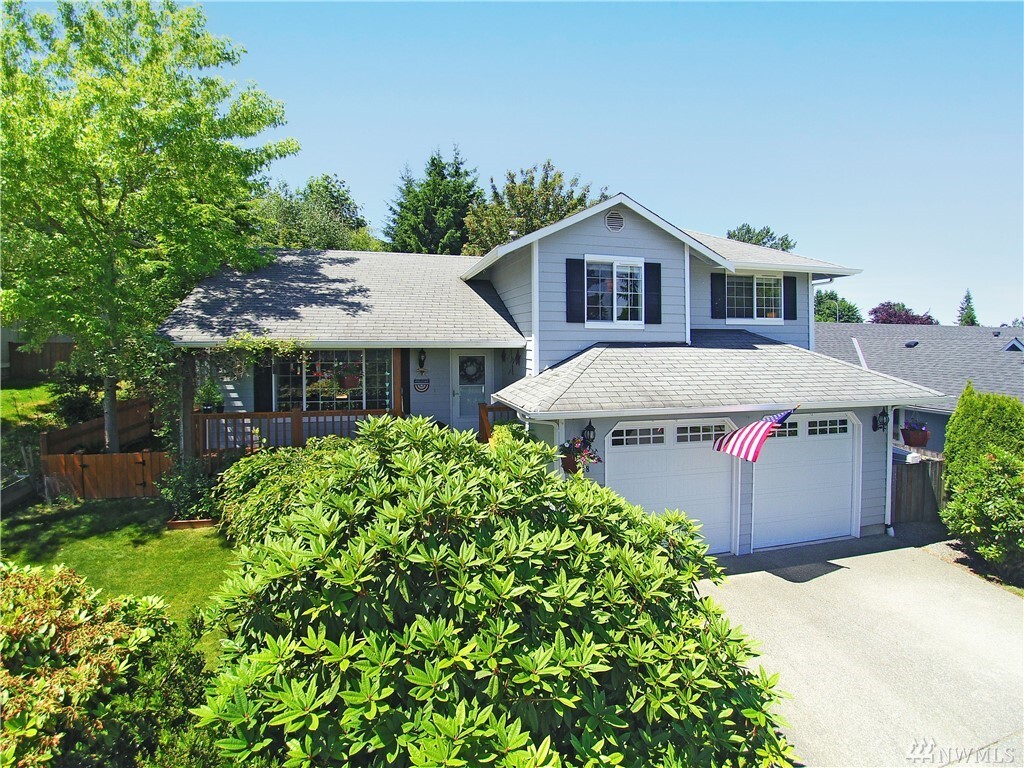 Property Photo: 528 95th Dr SE WA 98258