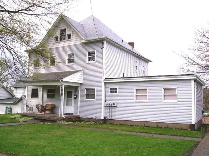 Property Photo:  960 4th Ave  PA 15042 