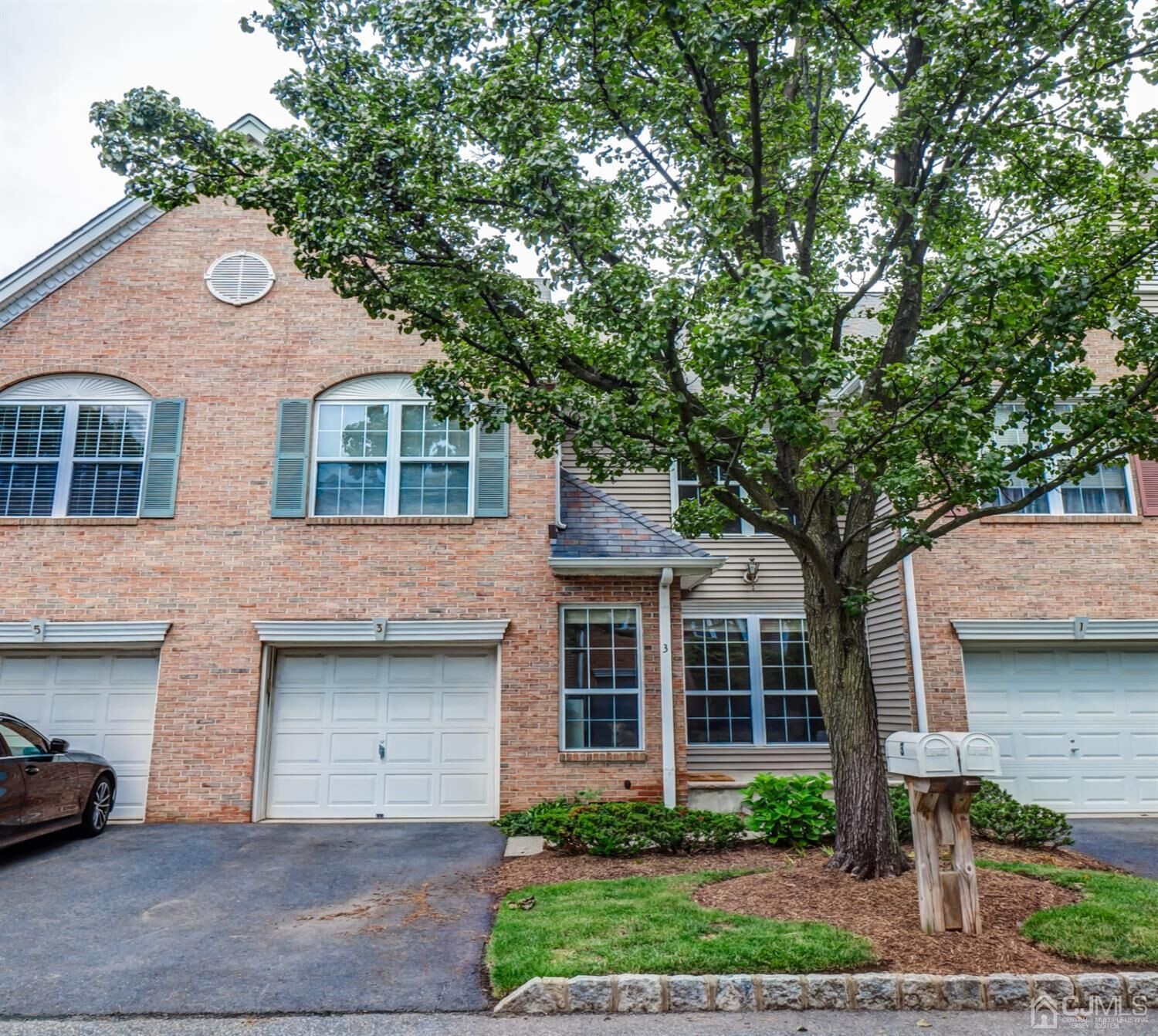 Property Photo:  3 Winters Court  NJ 07066 