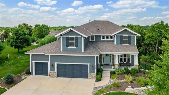 Property Photo:  2704 NW Thoreau Drive  MO 64081 