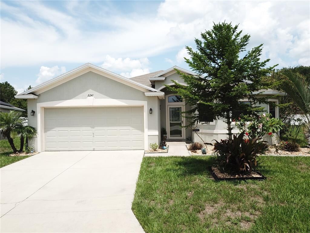 Property Photo:  2241 Lakeridge Drive  FL 33881 