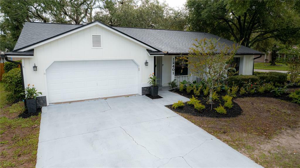 Property Photo:  12401 Pampas Place  FL 33617 