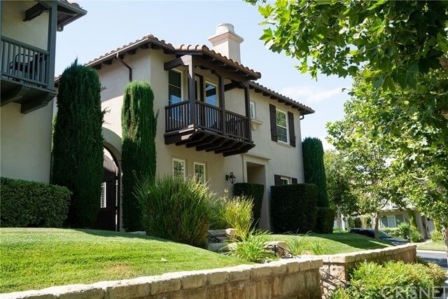 Property Photo: 24520 Cantada Street CA 91355