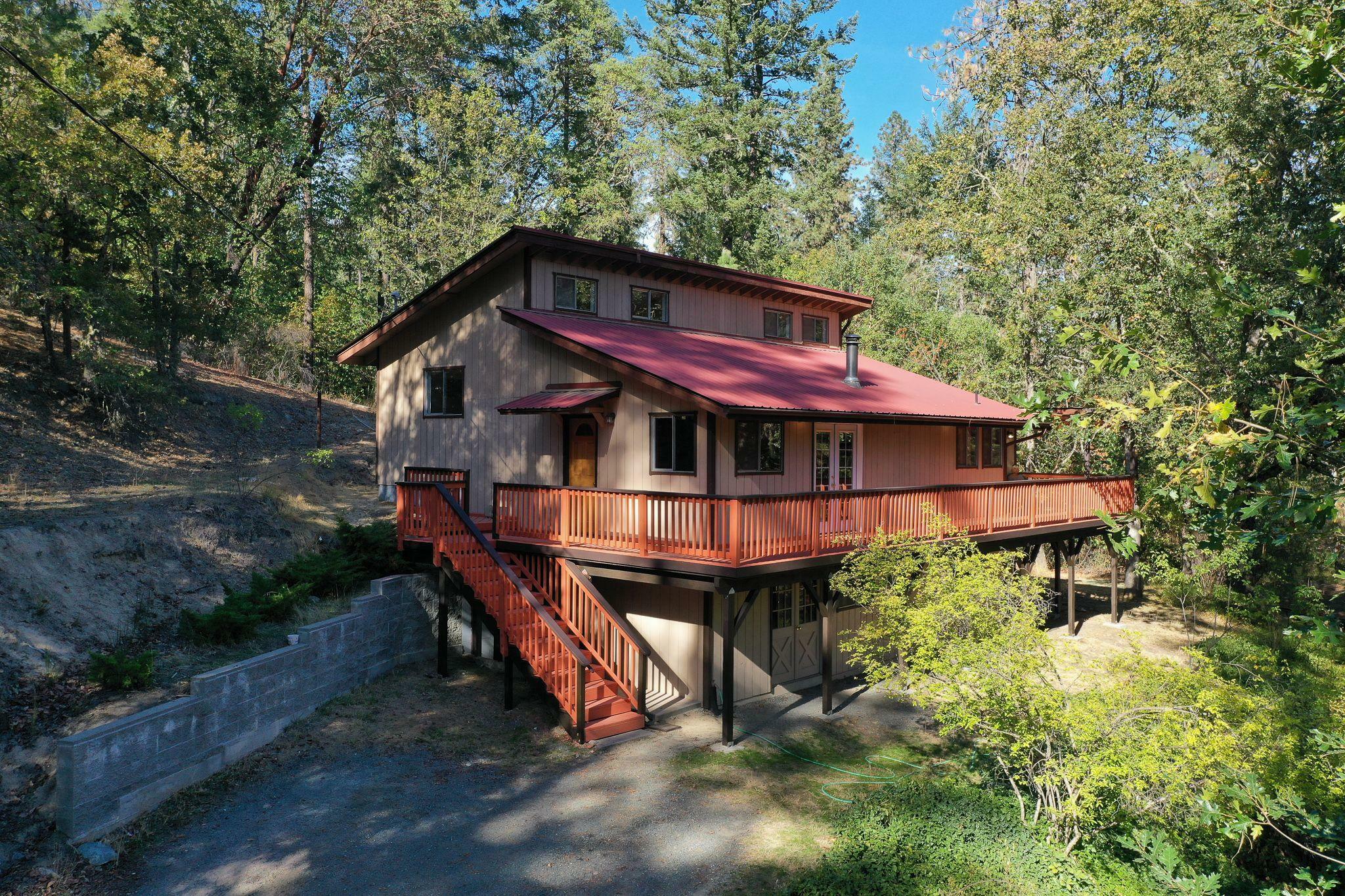 Property Photo:  175 Earhart Road  OR 97537 