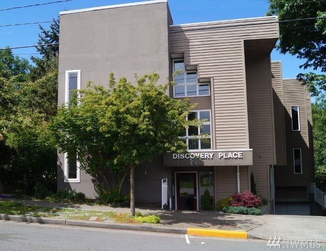 4309 34th Ave W 304  Seattle WA 98199 photo