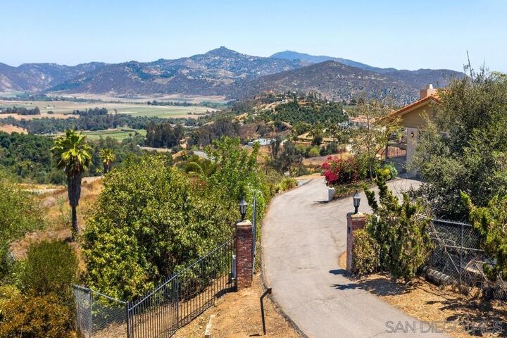 Property Photo:  1560 Quail Ridge Rd  CA 92027 