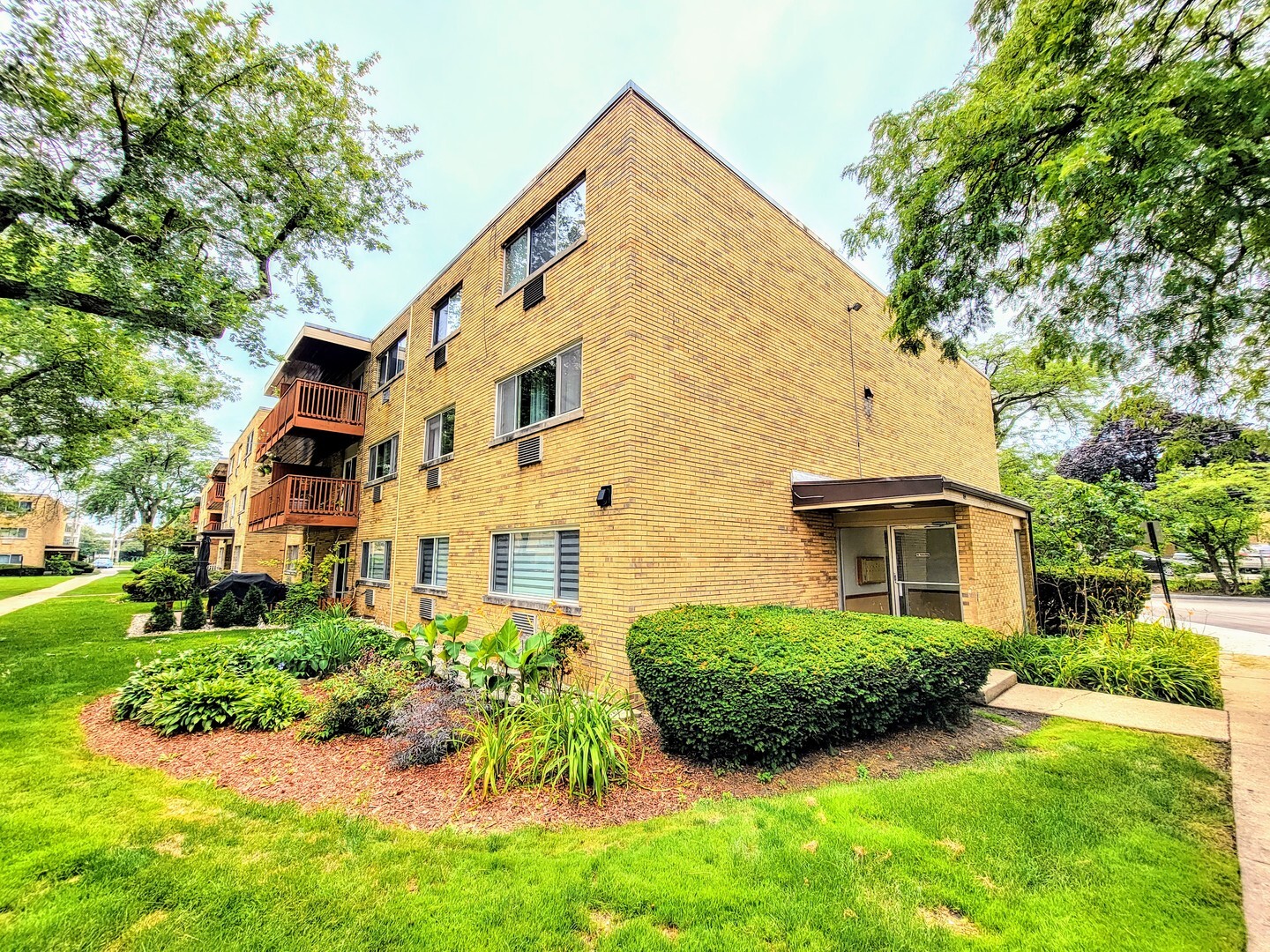 Property Photo:  738 Dempster Street 112  IL 60056 