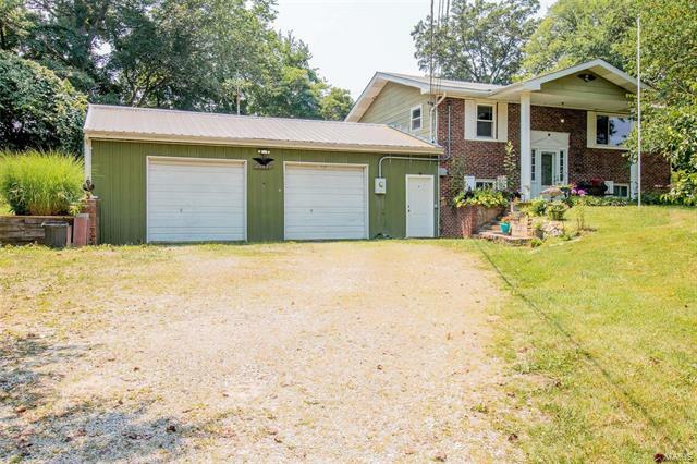 Property Photo: 9345 Lakeview 63070