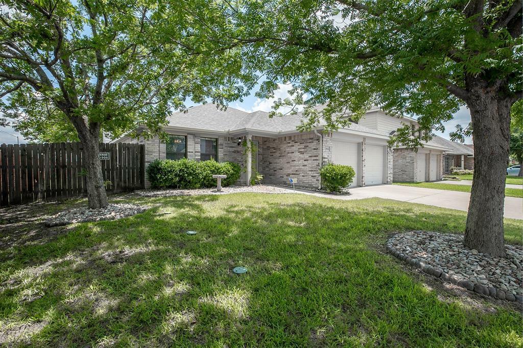 5804 Crestview Drive  Grand Prairie TX 75052 photo