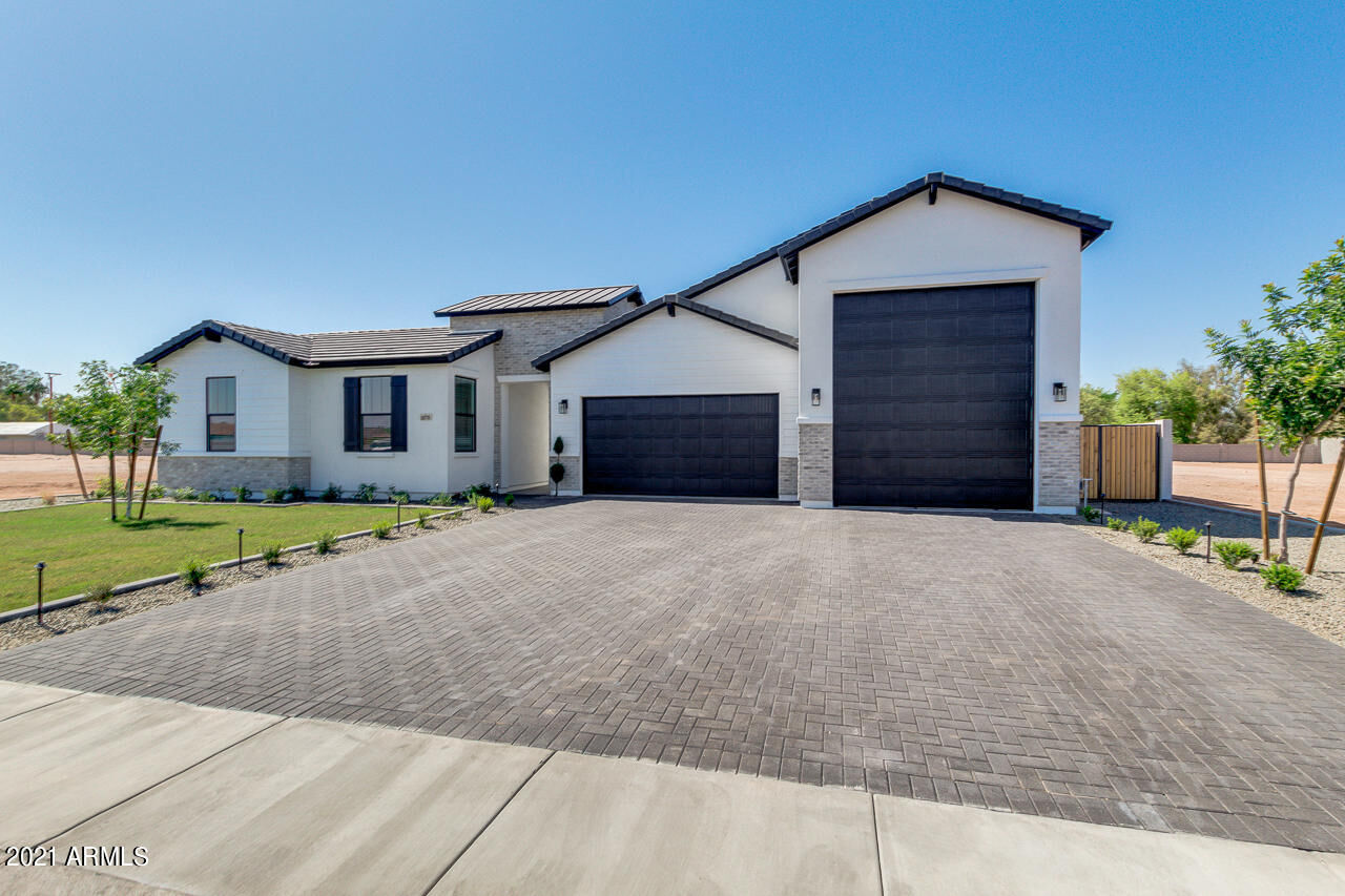 Property Photo:  1371 E La Fortuna Court  AZ 85140 